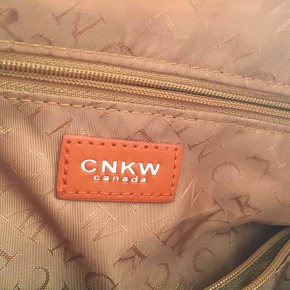 CNKW Snakeskin Hangdbag - Picture 10 of 10